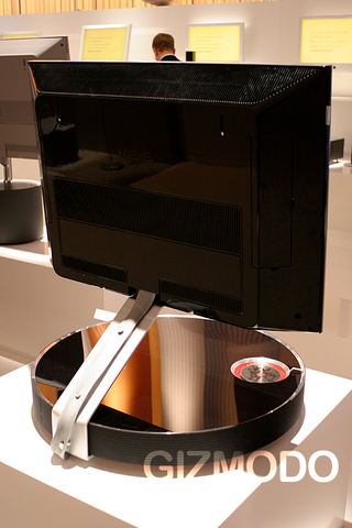 Illustration for article titled Loewe's Design Studio TVs are Absolutely Fan-Bloody-tastic